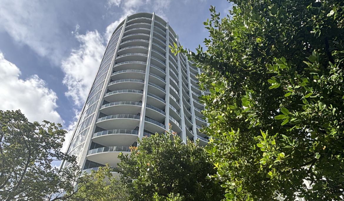 Image of highrise buildings
